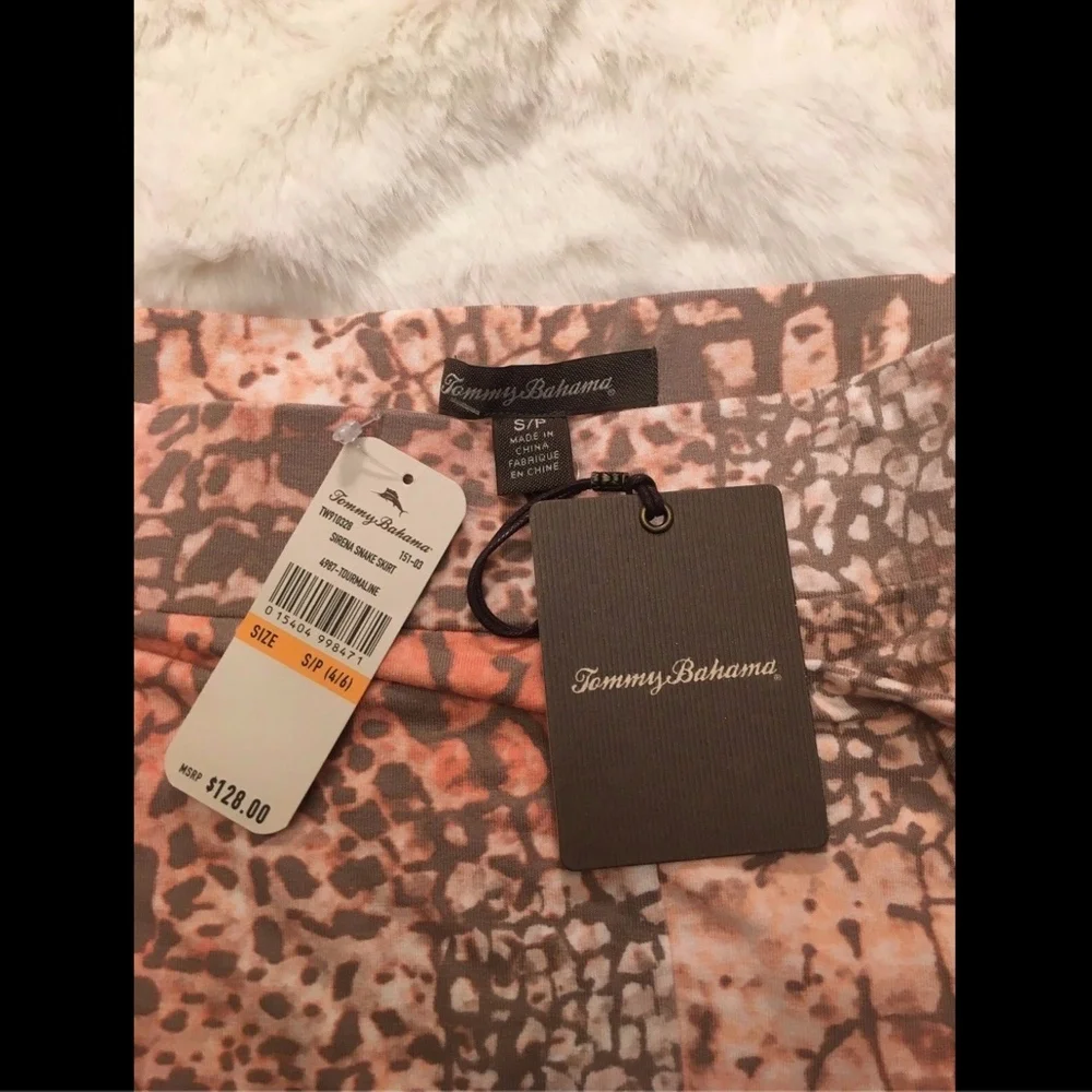 Tommy Bahama imported banded
